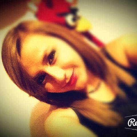 bethsabethsilva's profile picture. 