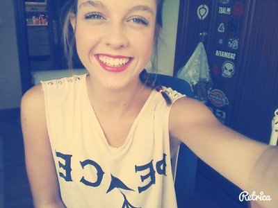 20.Bailarina y cantante a medias. RAP siempre enmis oidos. Algortaaaaa! 20