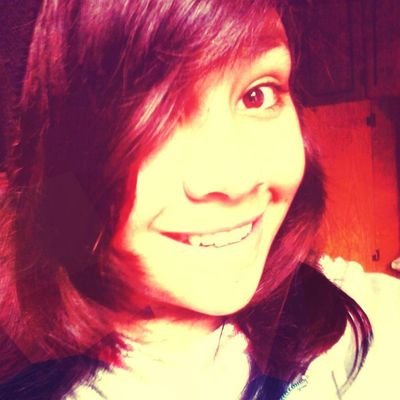 ♥ Muito cuidado antes de julgar alguém, a pedra que você atira em alguém hoje, é a mesma na qual você tropeça amanhã. ♡
