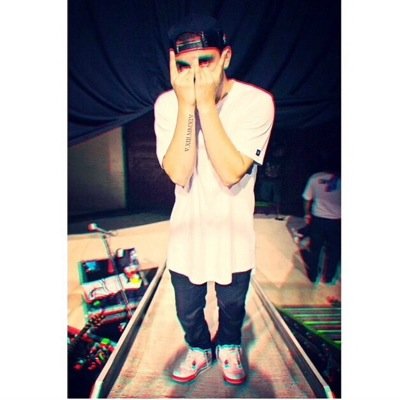Sup...Im Robert Villanueva.|Taken By My Princess @LoyalFaker.| If your willing to die go touch her.... I dare you.|