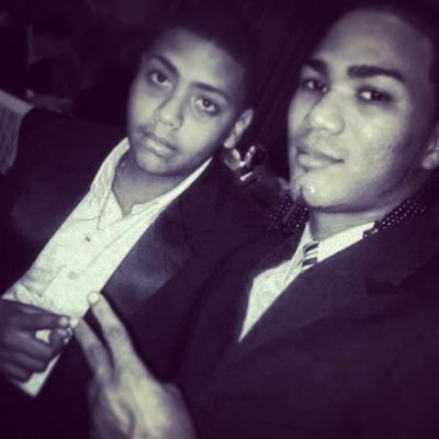 Estudiante en la universidad autónoma de santo domingo- mi carrera es la arquitectura me gusta jugar baskebool,tambien me gusta el boxeo, mi ping es 29F5E079