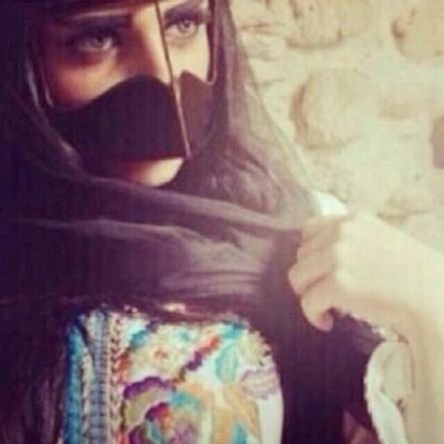 دوسريه الأصل والعزه عناويني والنفس بالطيب والأمجاد ممليه واللي يقفي عسى م تلمحه عيني واذا تبعته ماجابتني دوسريه ❥ اتشرف فيگم : بحسـآبيء آنستغرام ' @_toooota_q8
