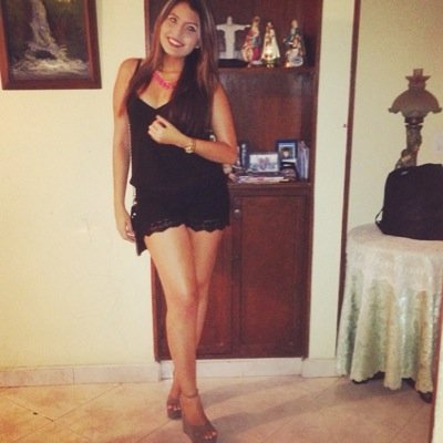 EstefaniaR03's profile picture. 