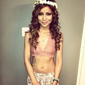 ssailingsouls's profile picture. rp/fl i rather walk in the rain with a guy who loves me than drive in a car with a guy who doesn't even care about me. Singlee .