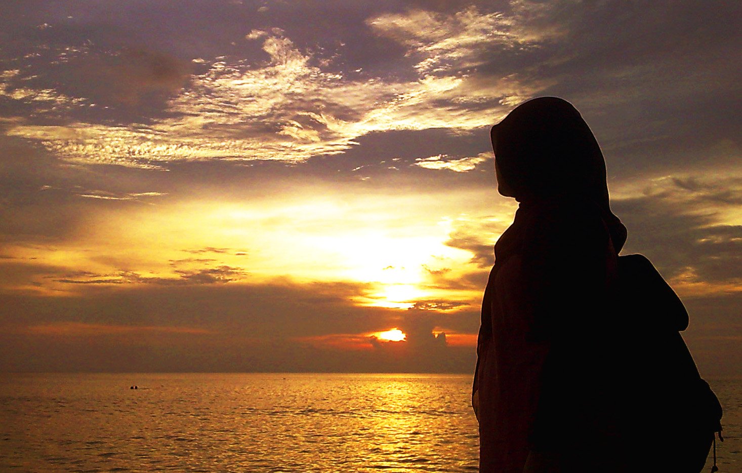 Noniksendari28's profile picture. Life Is Struggle