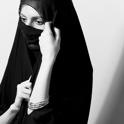 ‏متيمهبالاهلي                                                                    You can't fix yourself by breaking someone
