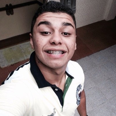 desistir é a saída dos fracos, continuar é a atitude dos fortes ✌
