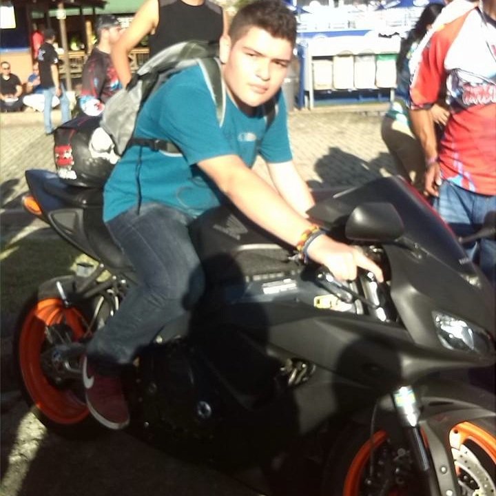 Andrees_Riv's profile picture. Disfruta cada día al máximo, sabes porque... Porque nunca sabrás con certeza si va a ser el ultimo!

Sigueme

Colombia.