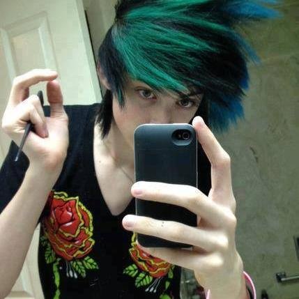 Soy emo, echelon..criaturita y hiddlestoner :v