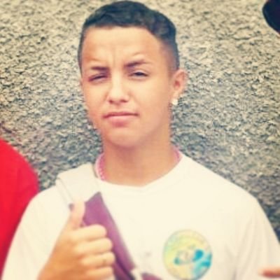 . Quem não procura, não sente falta. Engano seu. A saudade é grande, mas o orgulho é ainda maior.