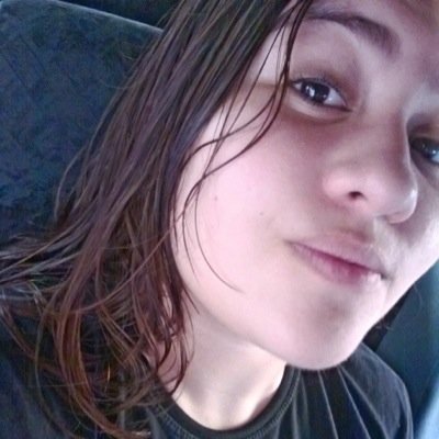 Oi, tenho 15 anos, assisto umas series americanas e britanicas, esculto rock, reggae e eletronica. 
Quanto mais eu conheço as pessoas mais eu amo os animais. Bj