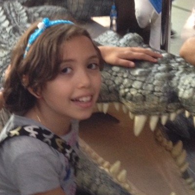 Dedicated daughter & sister, love swimming, aiming for Civil Engineering. Proud Canadian. Against violence of any kind.