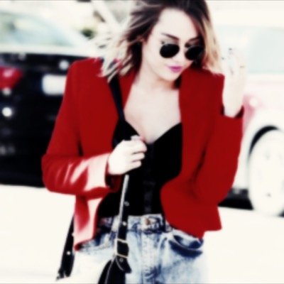odeio essas artistas jovens exibicionistas de corpo, ainda bem que minha idola é miley cyrus ➸ hey @mileycyrus lets have sex ➸ •Brazilian