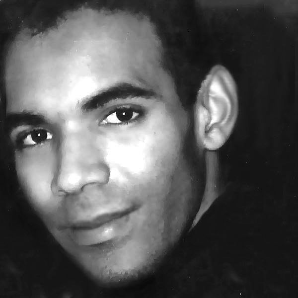 Award winning Artist specializing in portraits. School of Visual Arts, Bachelors degree in Art