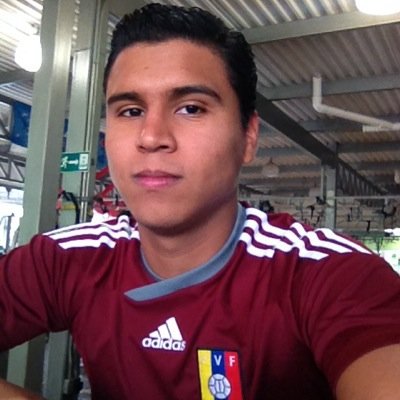 Comunicador de profesión, cantante de vocación