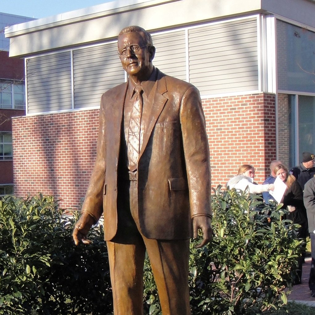 RowanStatue's profile picture. 