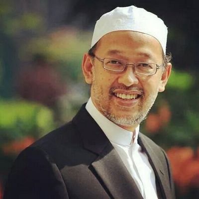 Konsultan keluarga (pasutri & parenting), konsultan agama & spiritual, public speaker, pegiat soc-med & pelaku seni