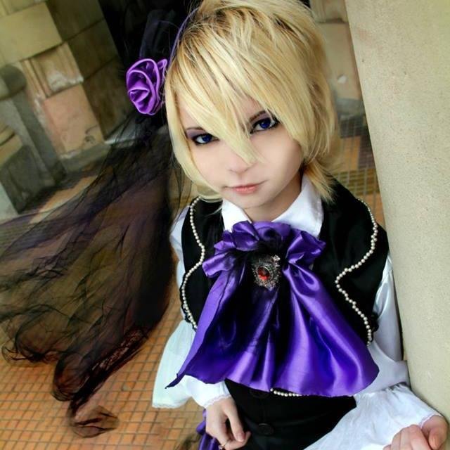 Soy crossplayer, adoro los gatos, las galletitas y el te de frutas.♥♥♥ I'm crossplayer, I like cats anime and fruit tea. I love my butler♥♥♥