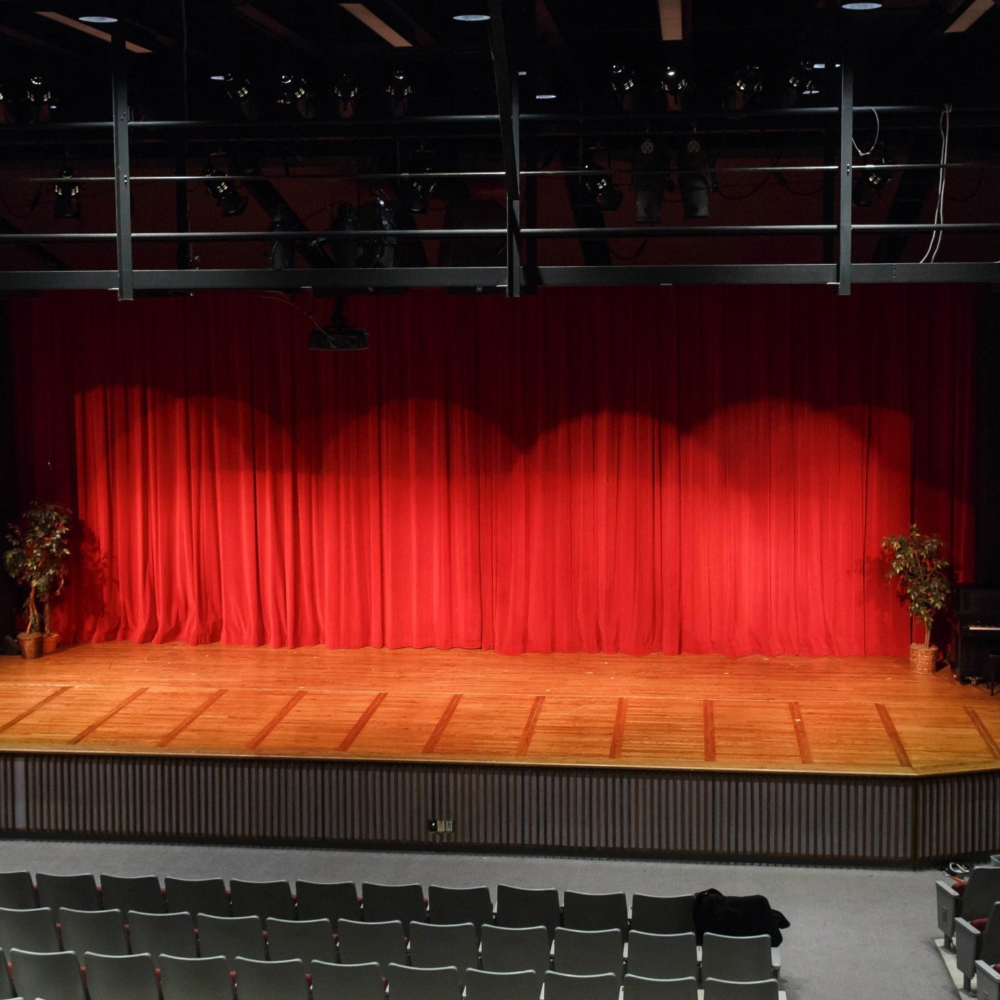 The official twitter of CUW Theatre! Follow and be up to date on the latest news!