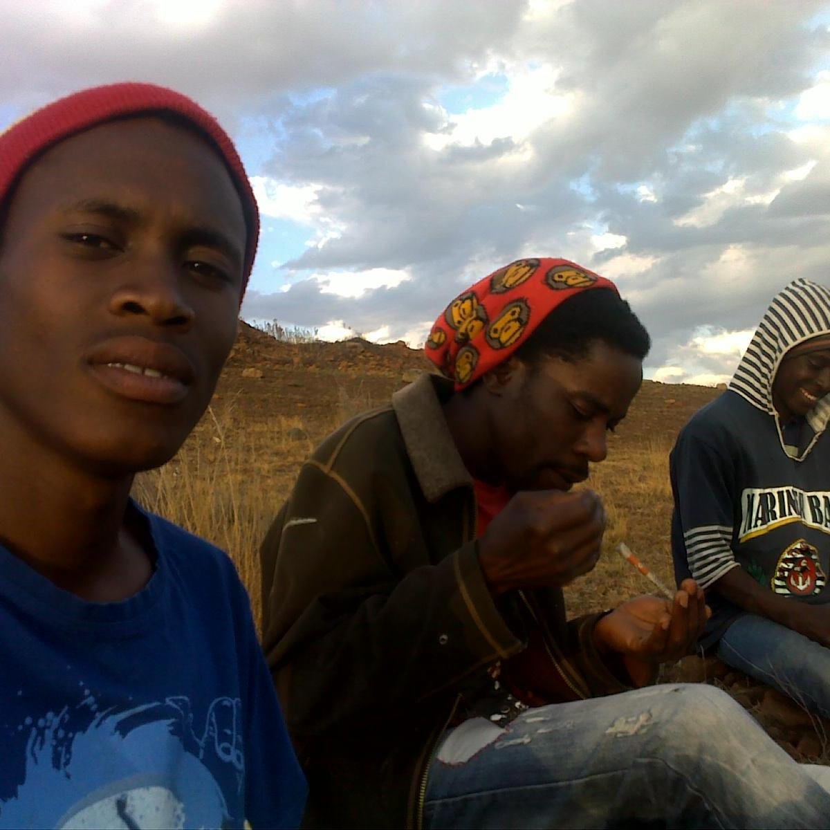 Lionpaws1's profile picture. Simple guy who love those who luv's hm back,nd i dnt judge or undermine ppl..i belive if u undermine other ppl u mic a chance to learn frm em