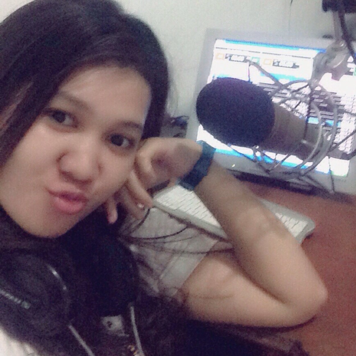 V'09 SMAN 5 Bandung || Department of English Education 2010-Indonesia University of Education|| News Presenter Seputar Bandung Raya Bandung TV 38 UHF||