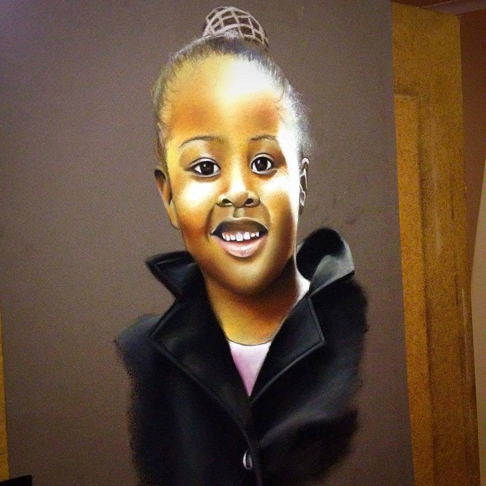 A collaboration of international and local award winning artists creating portraits for momentous occasions. Business enquiries : louiseparkerart@outlook.com