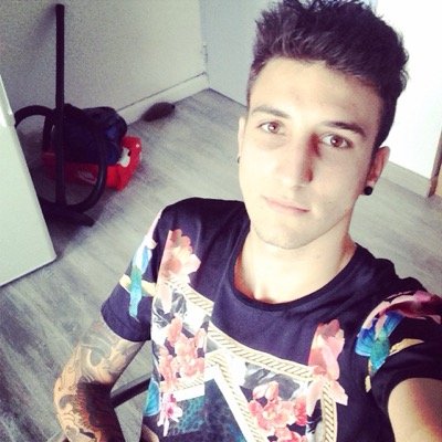 Jeune étudiant à l'ISCOM Montpellier