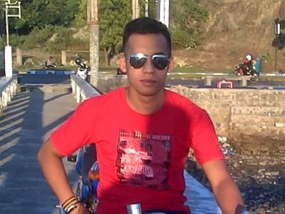 berusaha menjadi yg terbaek buat orang sekeliling ku