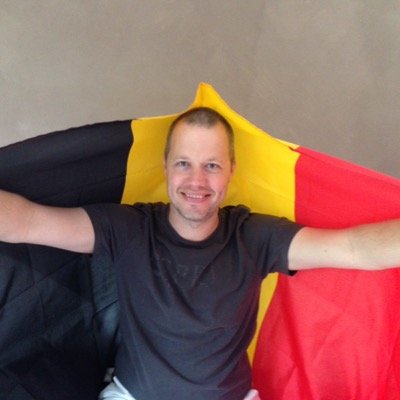 Cloud Marketing Benelux 
Badminton player 
Football fan
Opinions are my own
