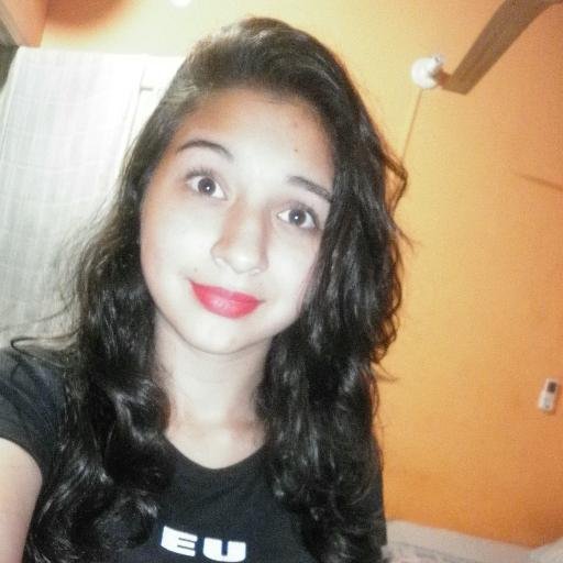 Sabe aquela pessoa certa que você tanto procura? Ela provavelmente já deve estar com a pessoa errada..  Sigueme y te Sigo