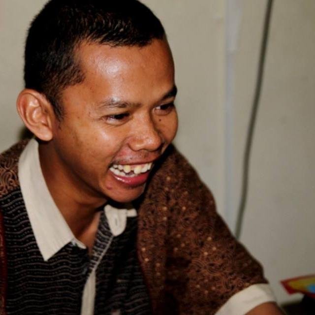 Sociopreneur I Writer | Pembela Rasulullah | Help Many People