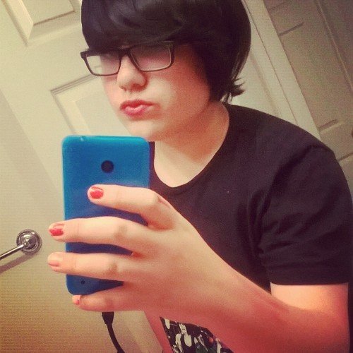 Hi! My name is Maurice, and I'm 12 years old. I love doing special FX makeup, singing, and writing novels.