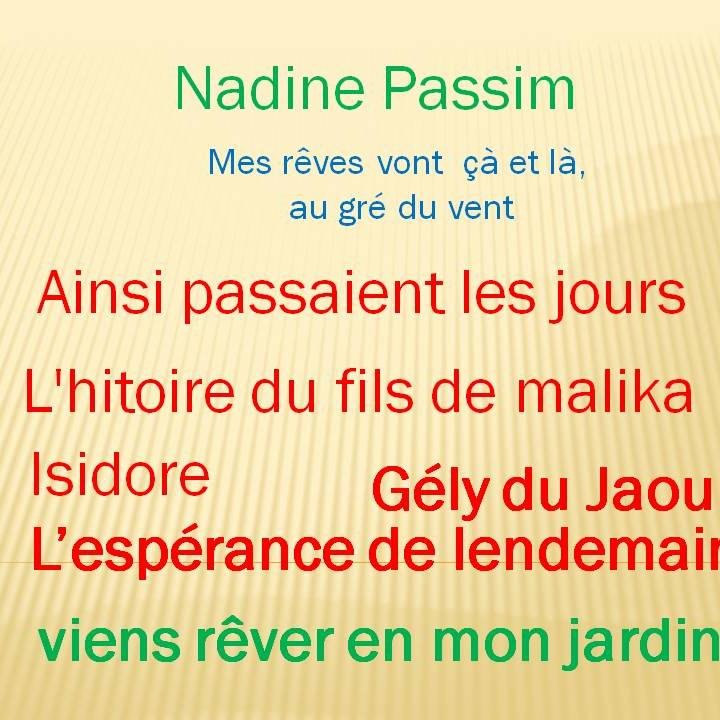des tableaux de peintures et des livres romans