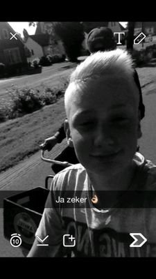 Instagram : eisinga_junior
