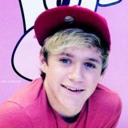 sou directioner forever
sou anti-social
harryatica e niallatica
estudo no colegio maria luiza