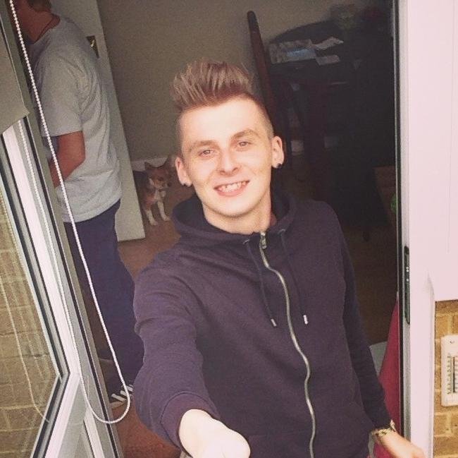 RobMarks_SageUK's profile picture. I'm Rob Marks, PYE Recruiting Coordinator for Sage(UK). Visit our careers site to view exciting job opportunities around customer service http://t.co/jPoOubu1bE