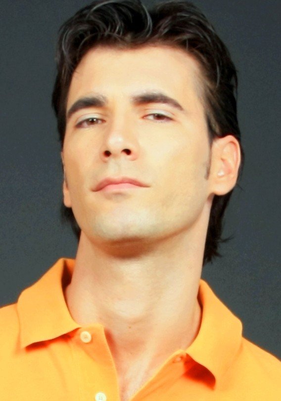 Actor, director, producer -
http://t.co/6W3BHoeQtx
Work hard and Never give up