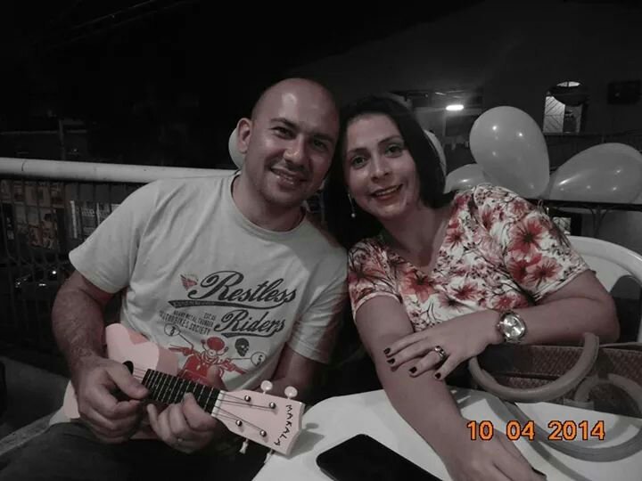 Esposo dedicado, pai de dois lindos filhos. Feliz por minhas escolhas, certo que o melhor de Deus ainda está por vir!