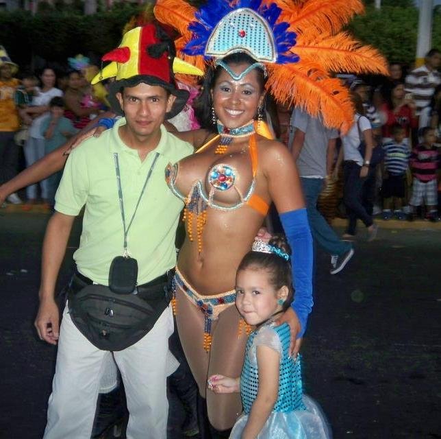 familiar, amor por nuestro pais Venezuela,apoyemos el software libre, amante de la musica,tecnologica,developers,linux