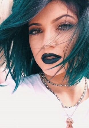 Red lips Short hair⚡❤Everyone go follow- @thesecondcara