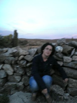 Dando querra desde 1977. Mi familia, mi hijo y mi pareja son mi vida. Rojiblanca de corazon . Me tomo la vida intentando no pensar, aprovechando lo bueno y dand
