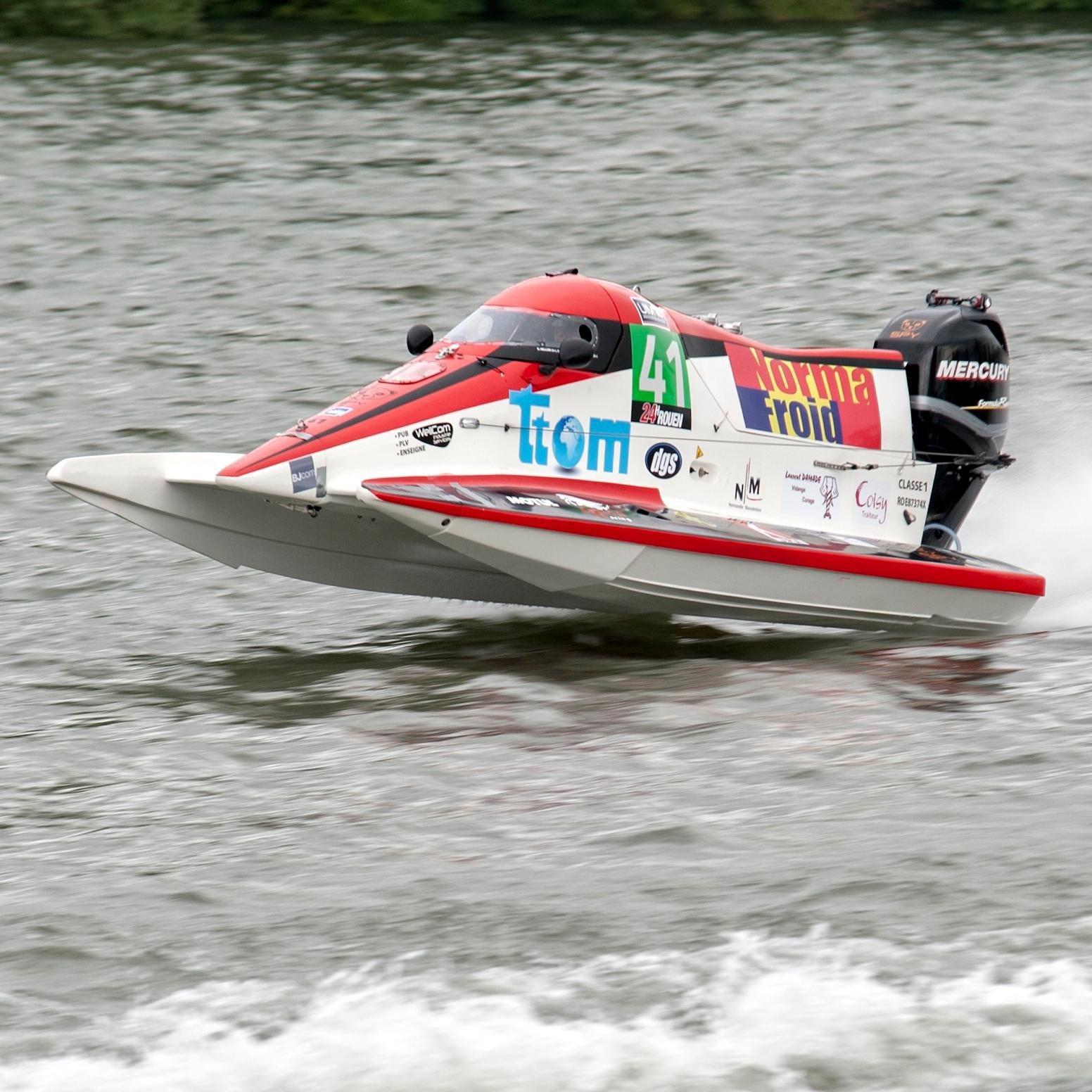 ArionRacing's profile picture. Équipe créée en 2013, présente aux 24heures motonautiques de Rouen. Vainqueur aux 24h de Rouen 2015. Champion du monde 2015 et 2016