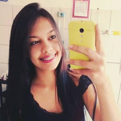 Se tiver que amar, ame hoje. se tiver que chorar, chore hoje, pois o importante é viver hoje. O ontem já foi e o amanhã talves não venha