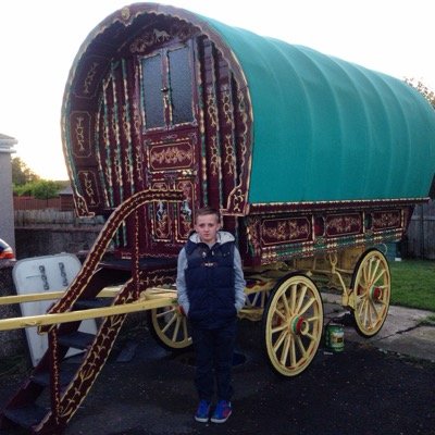 I am jordan buckland i am 14 i stay in shortlees i have a wee sister n a have a big gypsy family