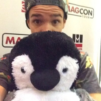 FOLLOW FREE! Agora siga @itsdrewmagvato , @fcksmag5h & @kissonari só pedir ☺️