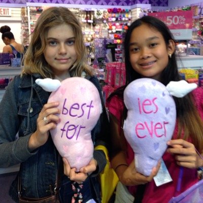 follow me for a follow back 
i love shopping and i love my friends and familly allot
RIP grandma❤️❤️