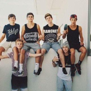 readbioplsmagco's profile picture. if you love magcon, follow for every fats in the moment ~@MagcultFrance~ ••magcult••
