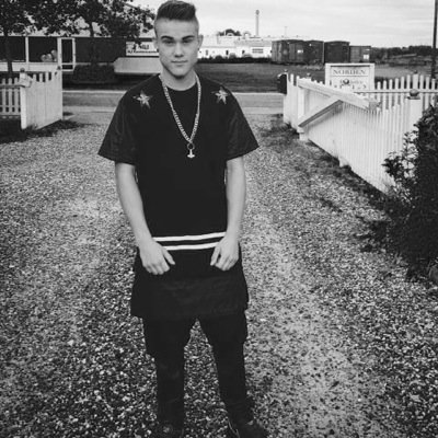 Follow me on facebook https://t.co/uoU3lQqezC and follow me on instagraam Chasper_Marinus

Thanks guys✌️