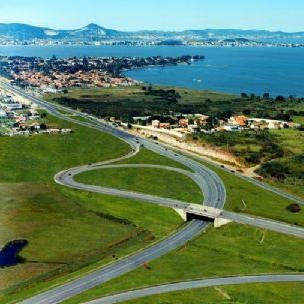 Informes atualizados a cada 20 minutos sobre o tráfego na Via Lagos, em ambos os sentidos. Siga também o @ponterionit  e @informevialagos.