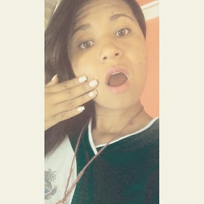 complicada e perfeitinha cheia de fases como a Lua.